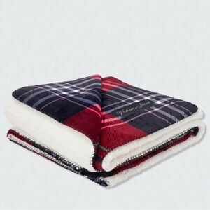 VS Holidays Christmas Sherpa Blanket Black Red Plaid Victoria's Secret New NWT
